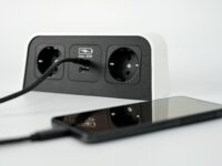 Ilustracao de recarga usb publica