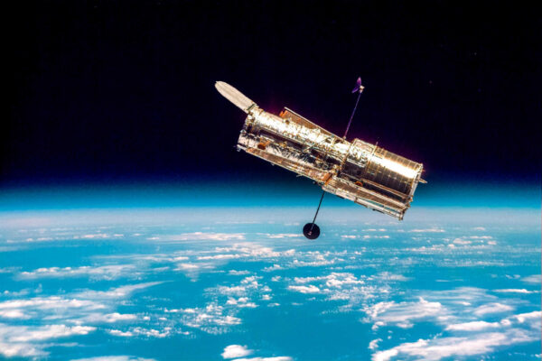 Telescopio hubble 2048×1365 1