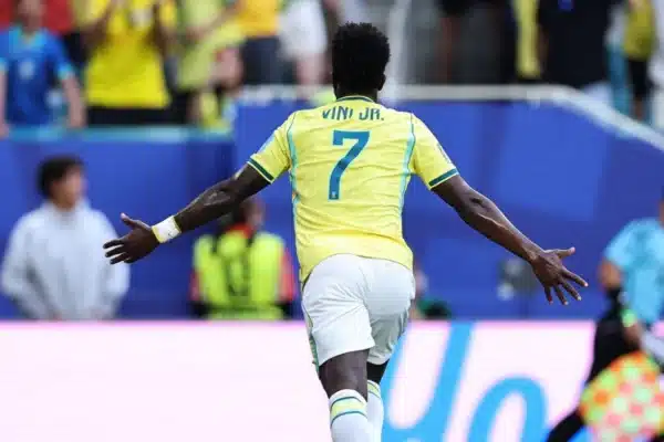 184462com dois gols de vini jr brasil vence a escocia e se classifica em 1 do grupo 3