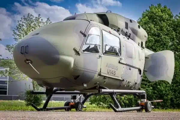 Airbus revelou prototipo do U145 640×400 1