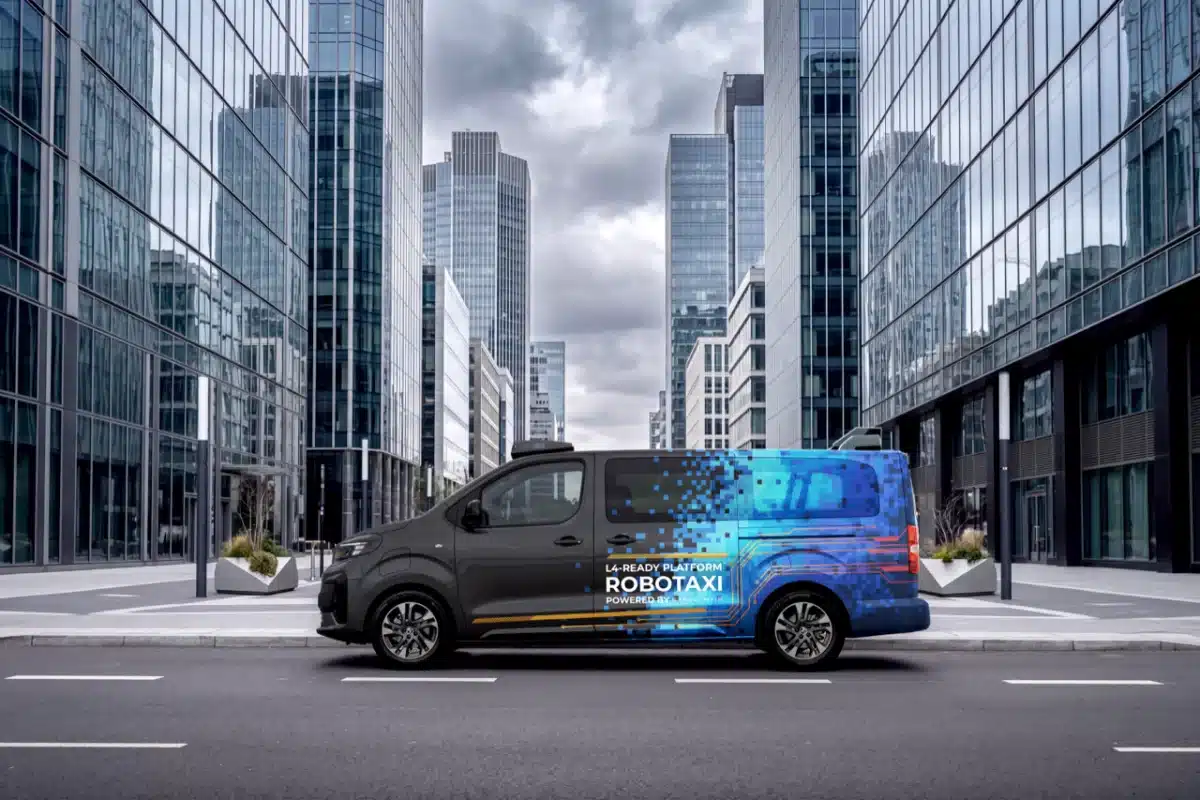 Robotaxi stellantis uber