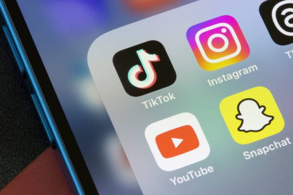Tiktok instagram youtube snapchat