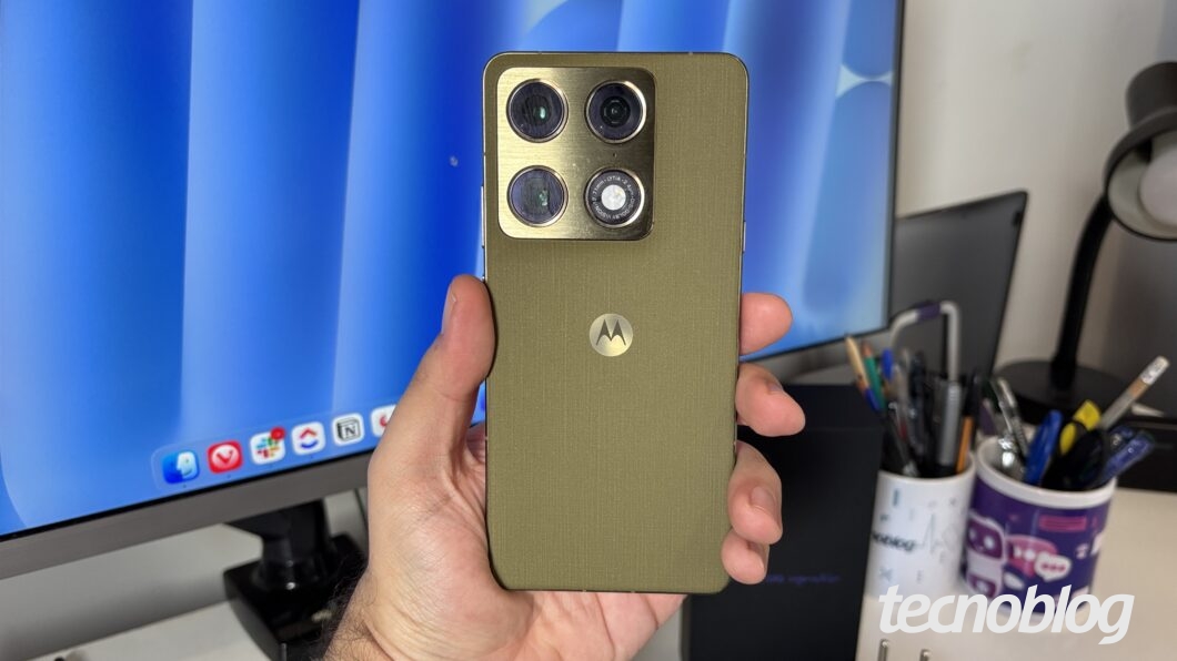 Motorola signature traseira 1060×596 1