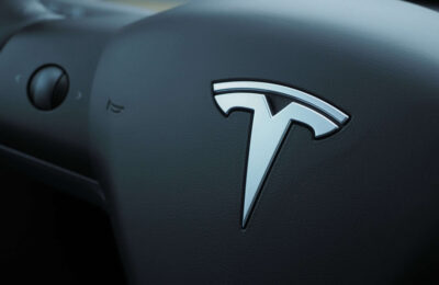 Tesla volante